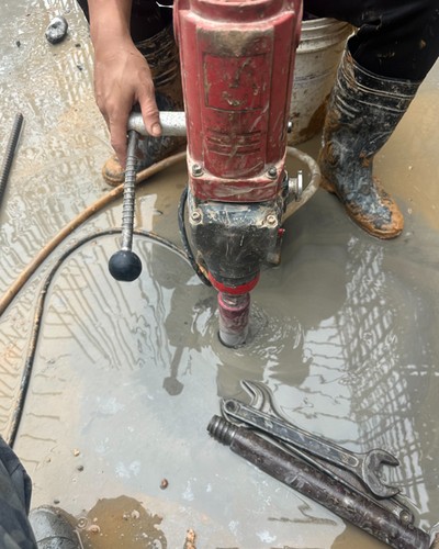 苗栗水泥紅磚鑽孔洗洞工程, 苗栗民宅洗排水孔, 苗栗洗洩水孔,苗栗招牌基礎座化學錨栓, 苗栗鑽孔洗洞植筋公司