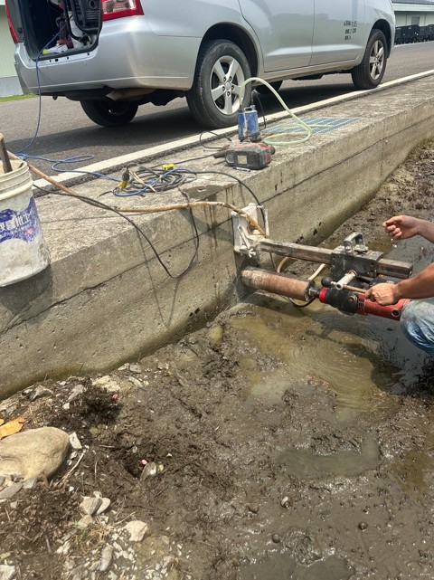 苗栗洗排水孔, 苗栗水電洗孔費用, 苗栗水電鑽孔費用, 苗栗排水孔鑽孔, 苗栗牆壁洗洞價格?, 苗栗洗孔價格?, 
						苗栗排水孔銑孔, 苗栗鑽孔, 苗栗洗洞, 苗栗牆壁洗洞價格, 苗栗牆壁排水孔洗孔, 苗栗水電洗洞, 苗栗銑孔, 苗栗銑洞